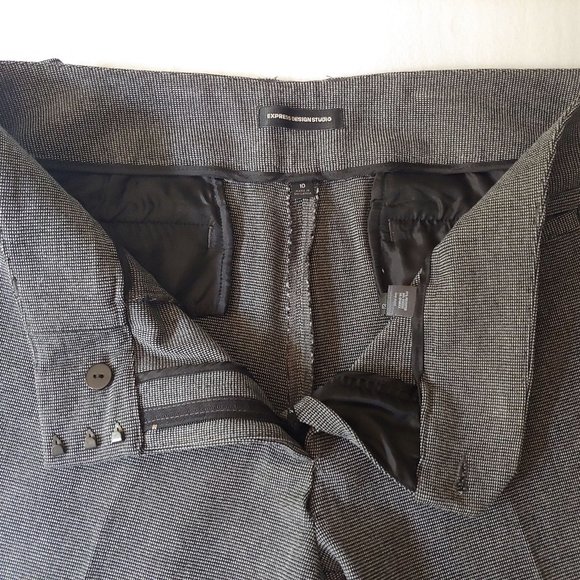 EXPRESS Design Studio Black & White Print Capri Pants Size 10 - Picture 5 of 8